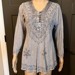 Women’s rayon, long-sleeved top. Like new condition.